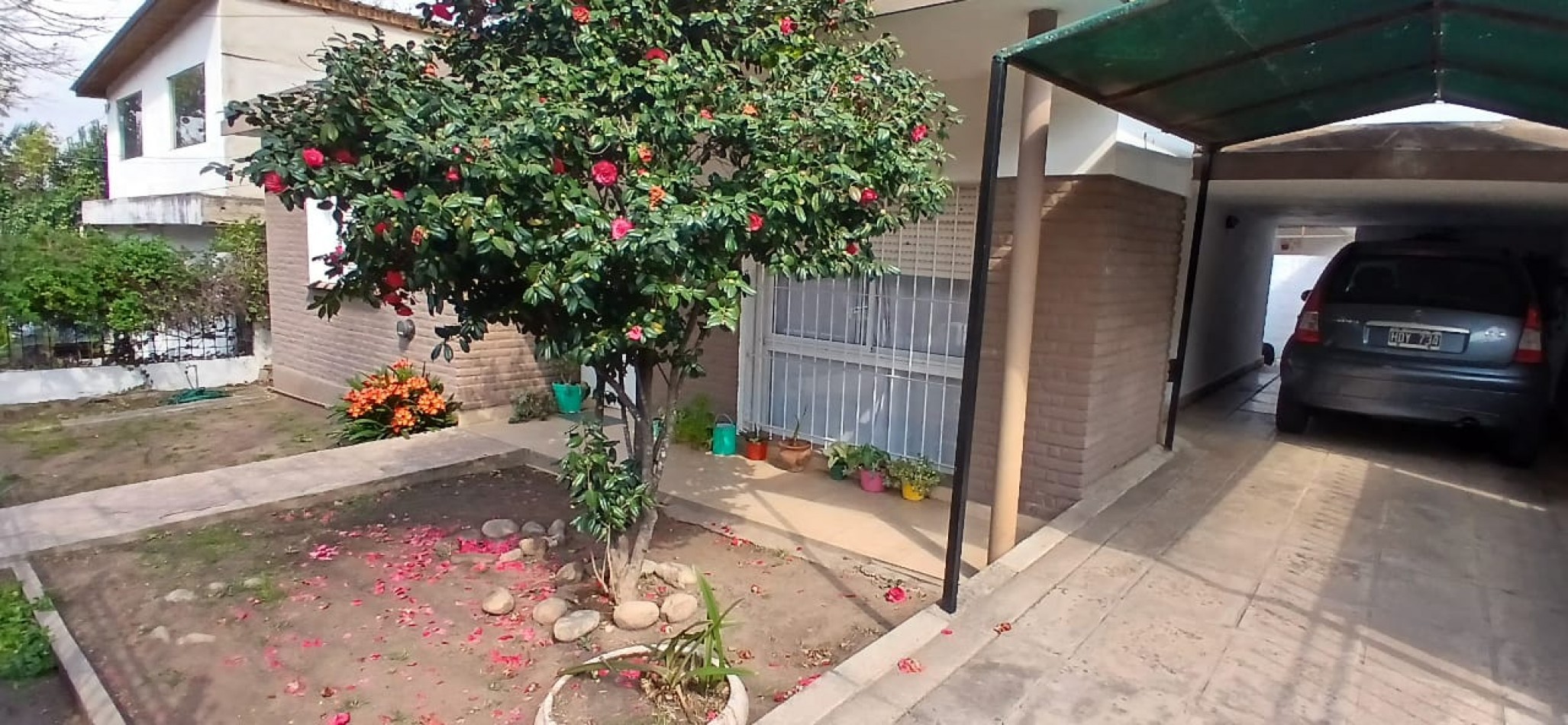  Casa en excelente entorno y barrio a 10 cuadras del Centro 