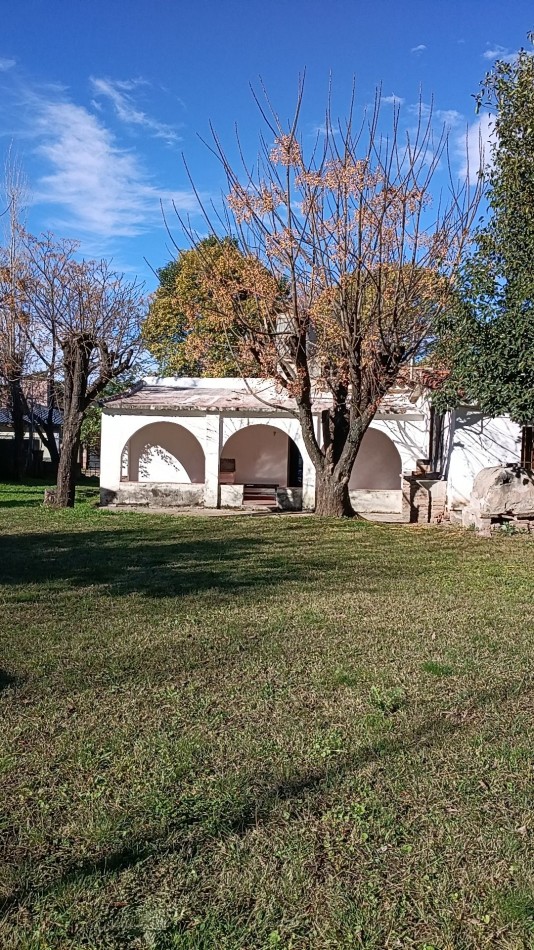 Casa con amplio terreno ubicada a pocas cuadras de la ruta 38 y tranquilidad de las sierras
