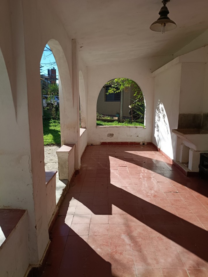 Casa con amplio terreno ubicada a pocas cuadras de la ruta 38 y tranquilidad de las sierras