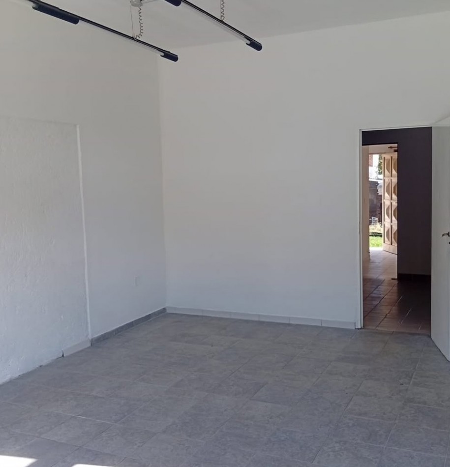 ALQUILER COMERCIAL SOBRE AV. CARCANO SOL Y RIO VILLA CARLOS PAZ