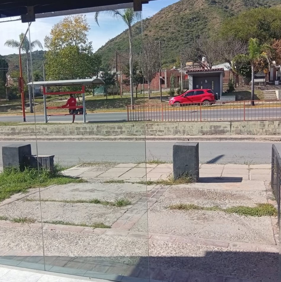 ALQUILER COMERCIAL SOBRE AV. CARCANO SOL Y RIO VILLA CARLOS PAZ