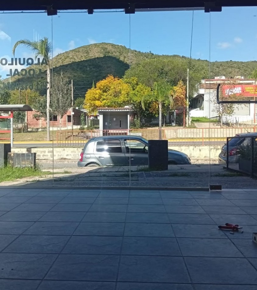 ALQUILER COMERCIAL SOBRE AV. CARCANO SOL Y RIO VILLA CARLOS PAZ
