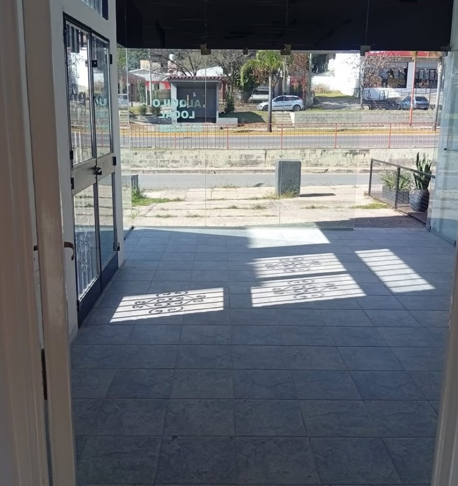 ALQUILER COMERCIAL SOBRE AV. CARCANO SOL Y RIO VILLA CARLOS PAZ
