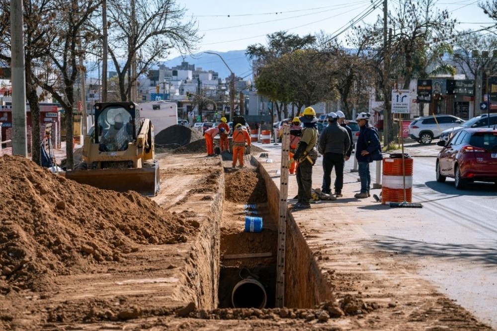 Refuncionalizacion, Repavimentacion y Remplazo de Acueducto Av. Carcano