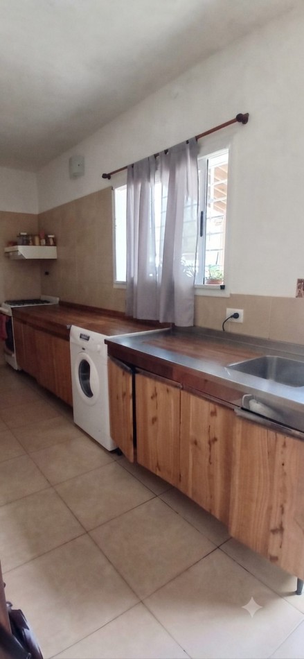  Casa en excelente entorno y barrio a 10 cuadras del Centro 
