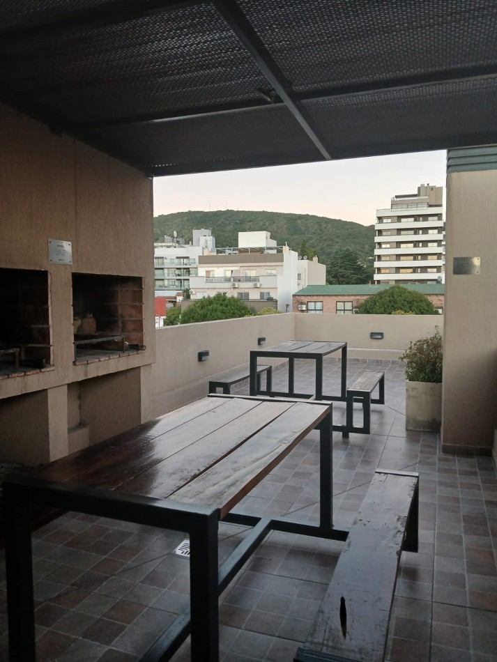 Departamento 2 dormitorios con cochera a metros del centro de Villa Carlos Paz