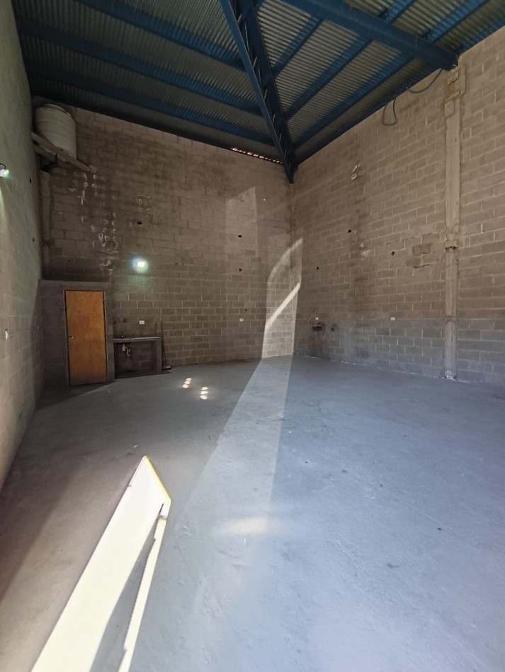 GALPON EN ALQUILER - ZONA INDUSTRIAL | VILLA CARLOS PAZ