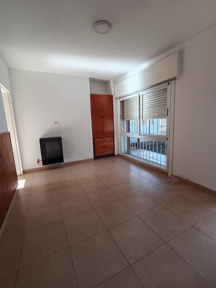  Casa en excelente entorno y barrio a 10 cuadras del Centro 