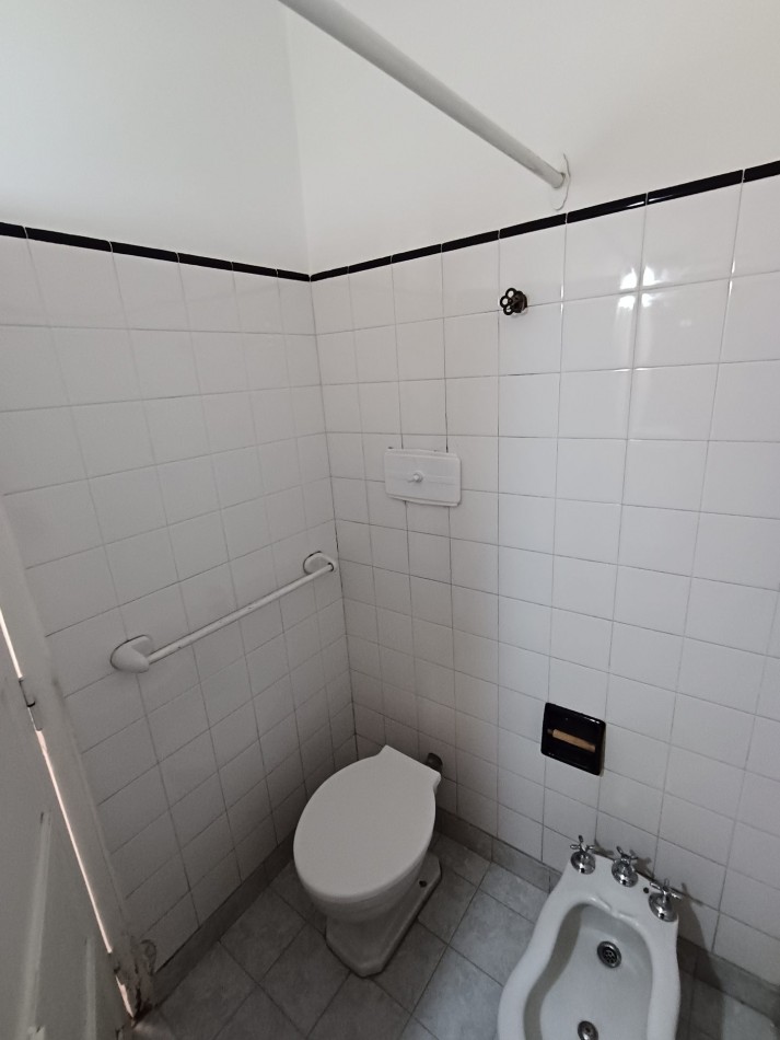  Casa en excelente entorno y barrio a 10 cuadras del Centro 