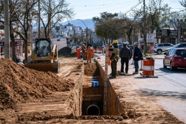Refuncionalizacion, Repavimentacion y Remplazo de Acueducto Av. Carcano