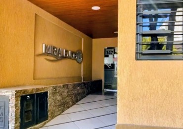 Departamento 2 dormitorios con cochera a metros del centro de Villa Carlos Paz